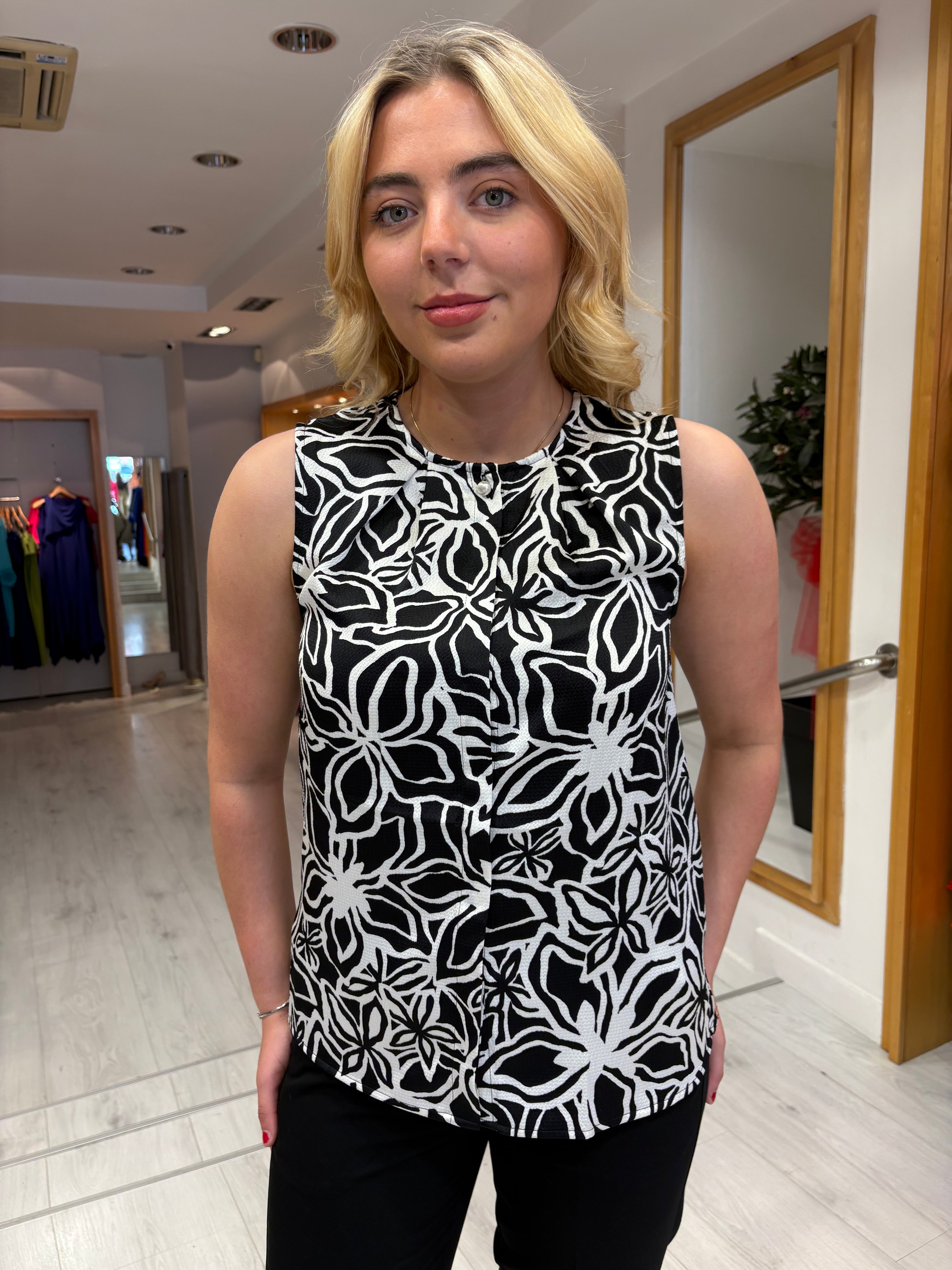 Kaffe Black and White Sleeveless Top
