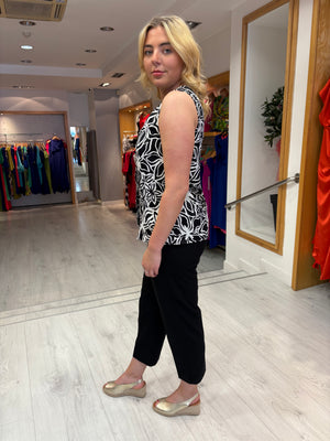 Kaffe Black and White Sleeveless Top