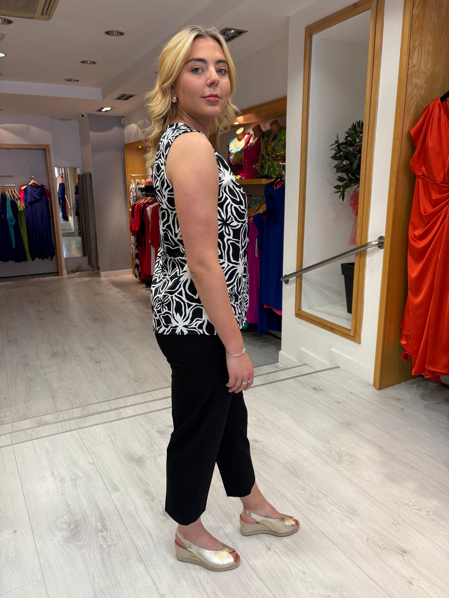 Kaffe Black and White Sleeveless Top