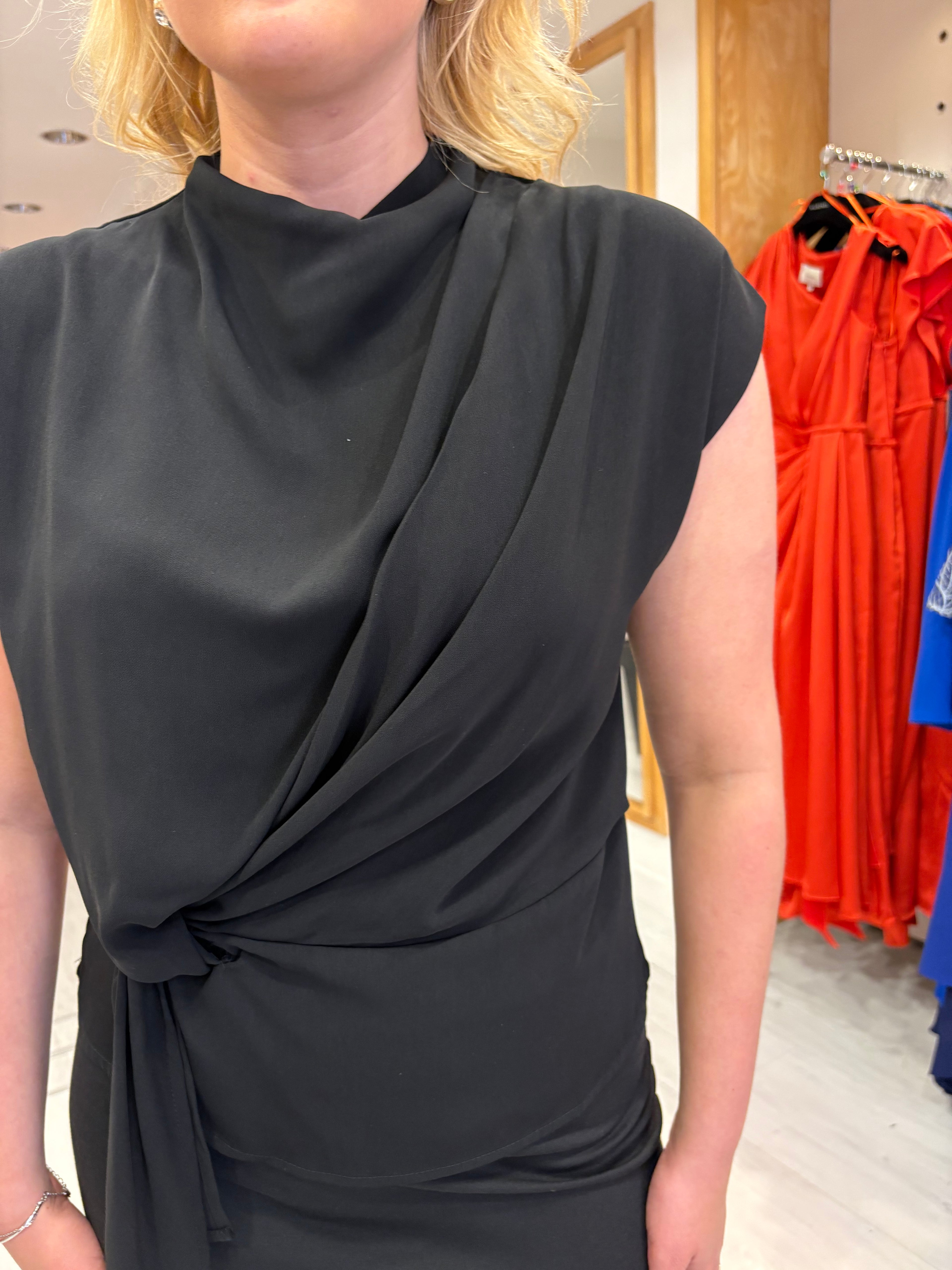 My Essential Black Knot Top