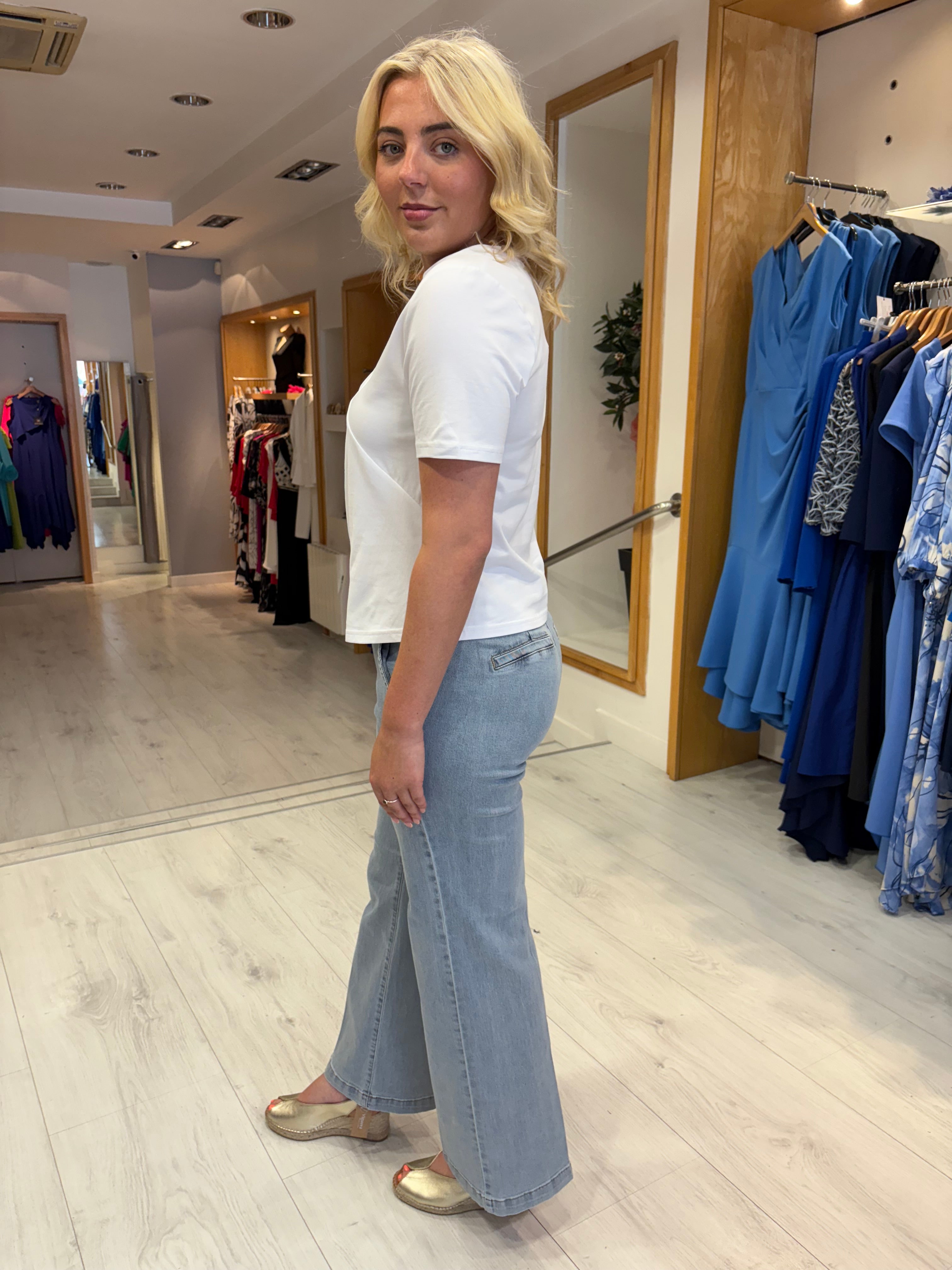 My Essential Lara Light Blue Jean