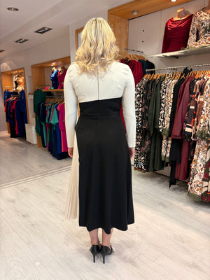 Arggido Monochrome Pleated Midi Dress with Belted Waist