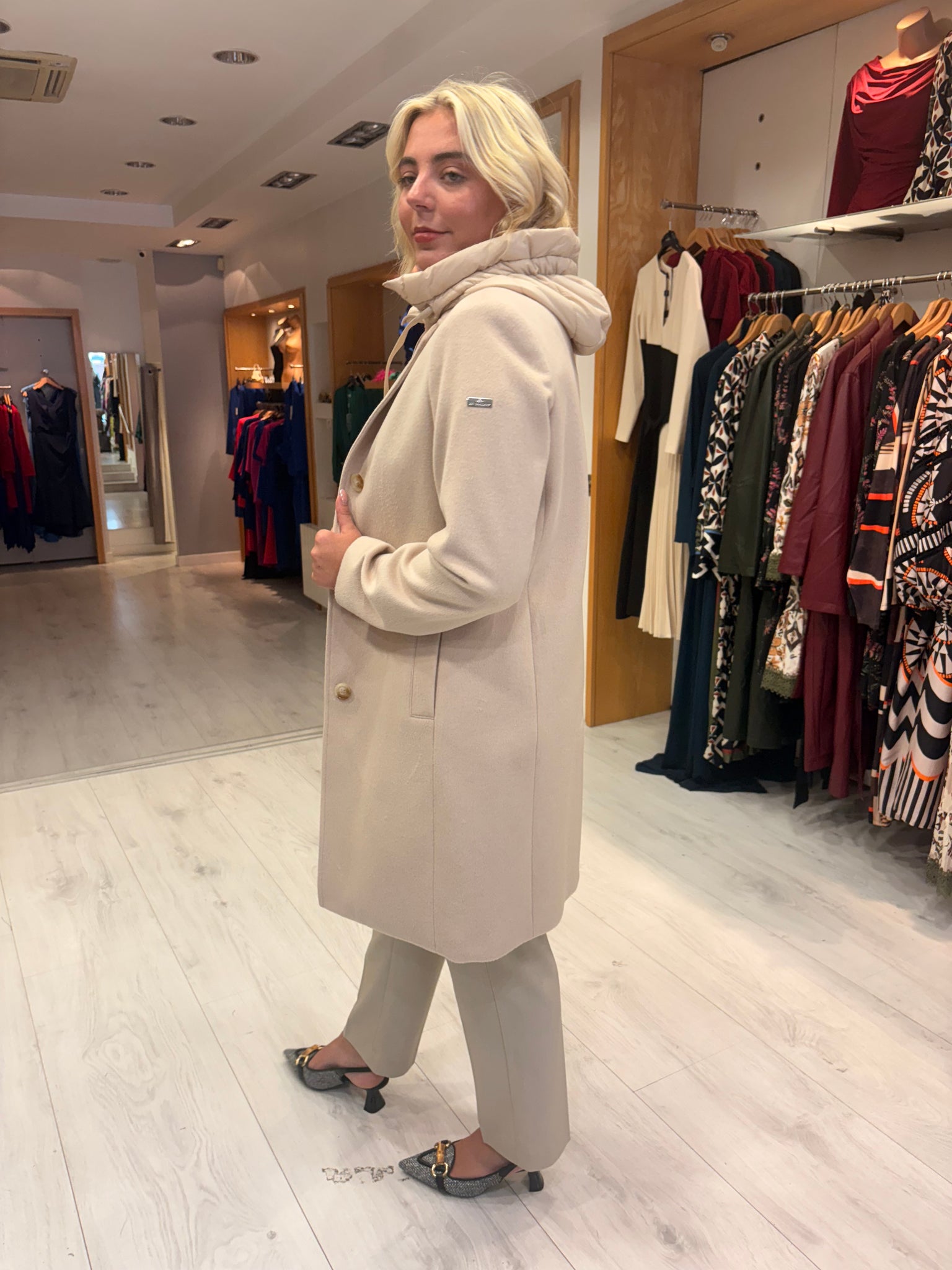 Hv Polo Cream Coat with Detachable Inner layer