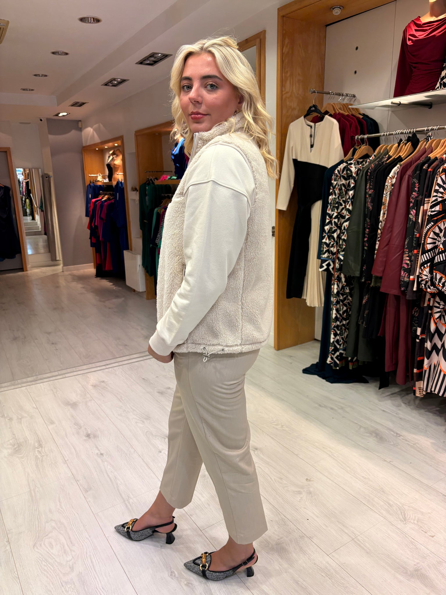 Hv Polo Cream Faux-Fur Zip Gilet
