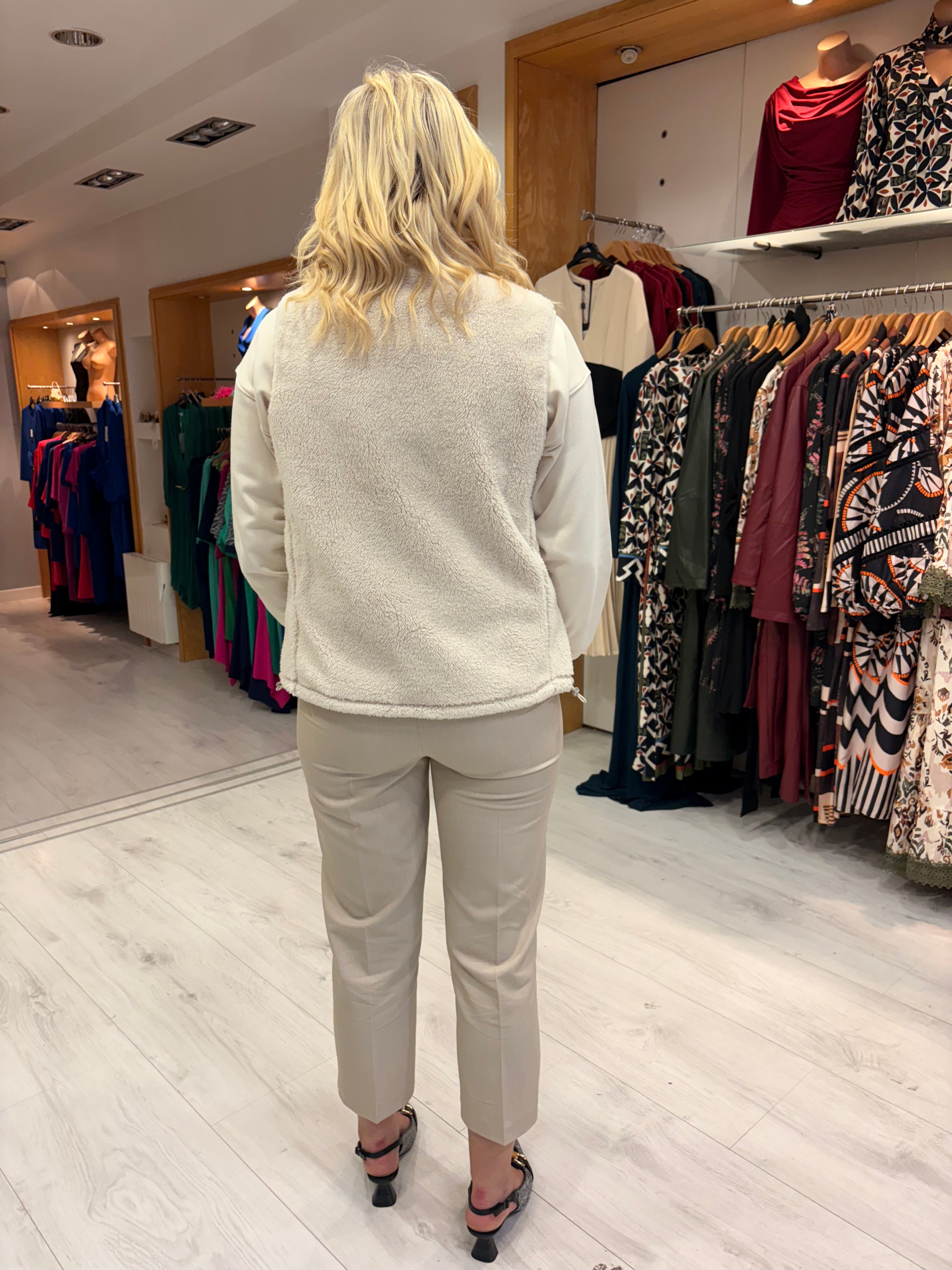 Hv Polo Cream Faux-Fur Zip Gilet