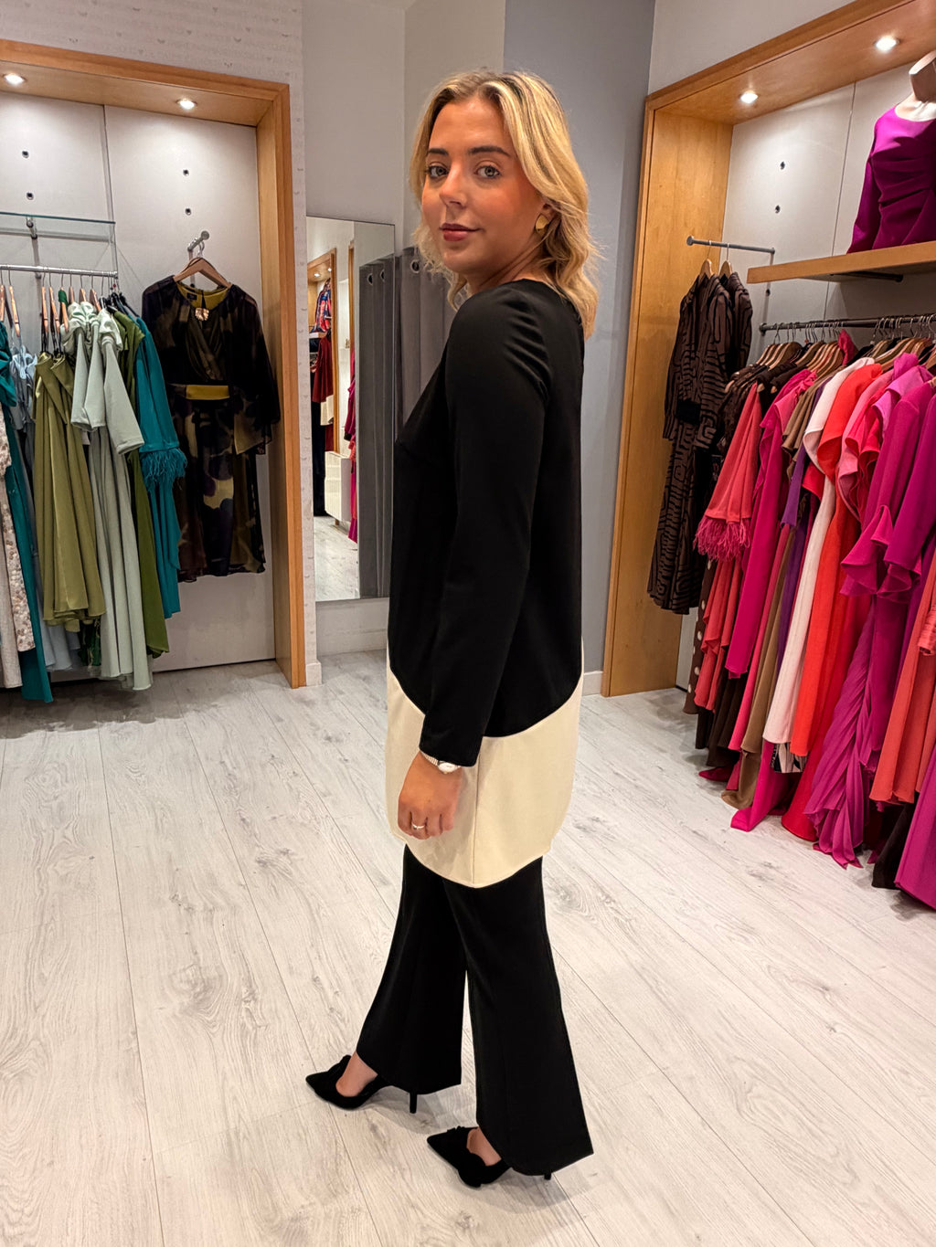 Arggido Black & Cream Two-Piece Set