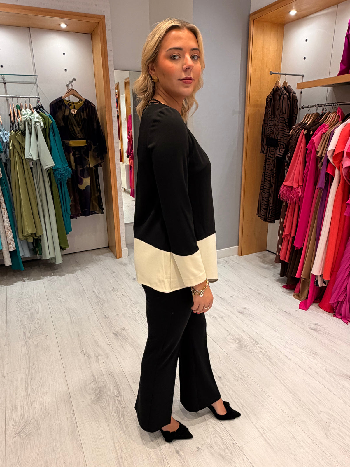 Arggido Black & Cream Two-Piece Set