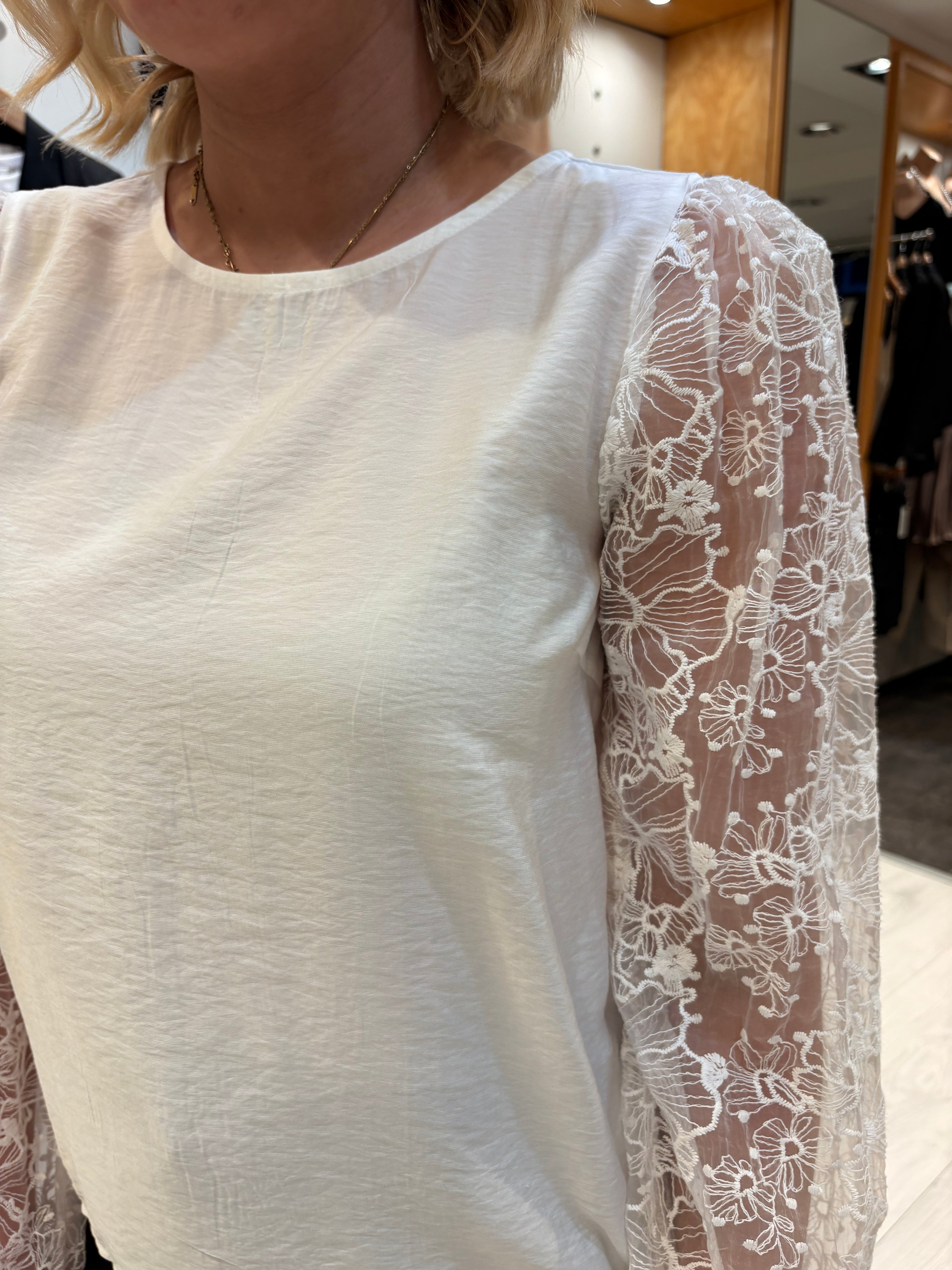 Kaffe White Lace Sleeve Top