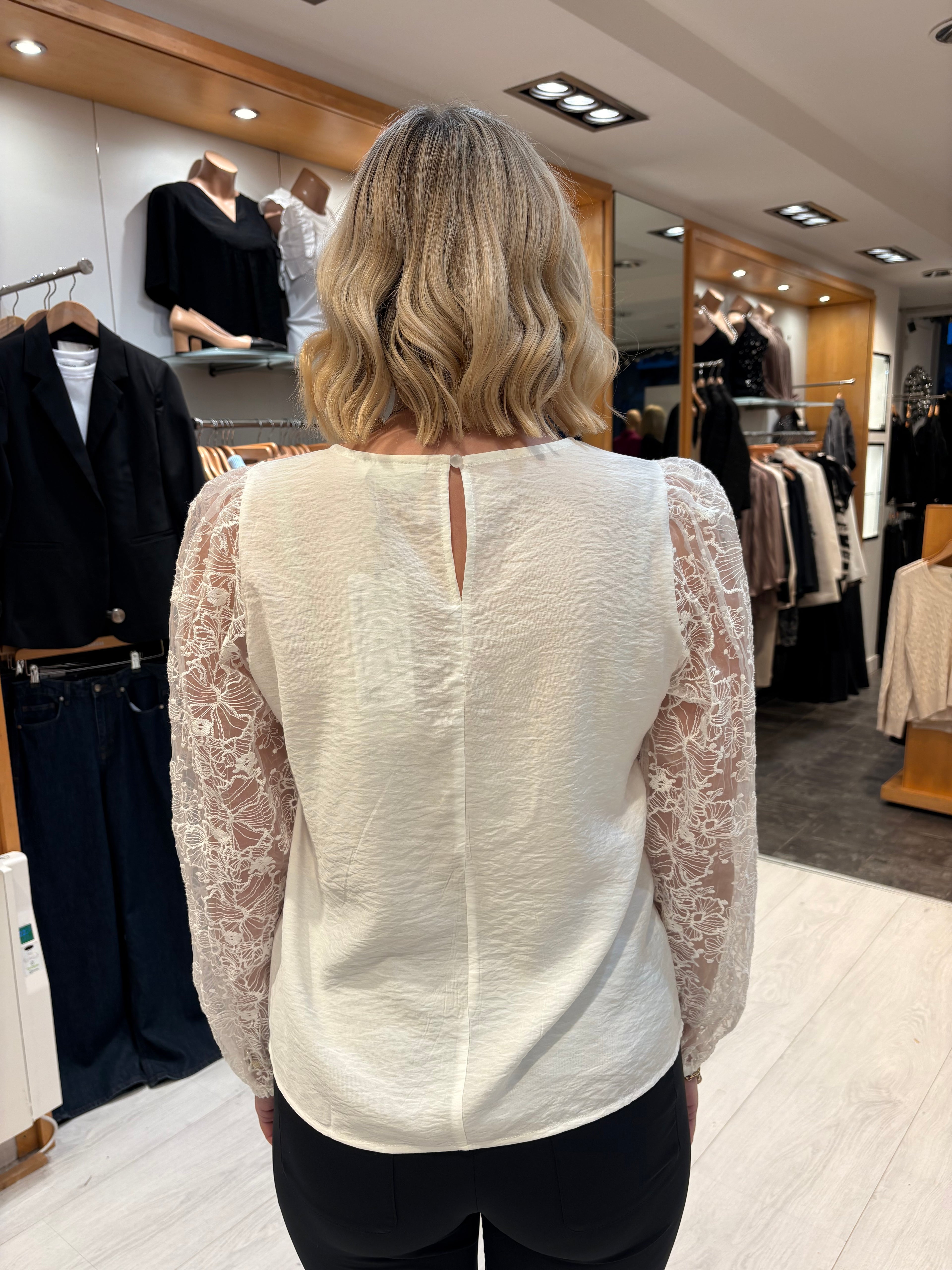 Kaffe White Lace Sleeve Top