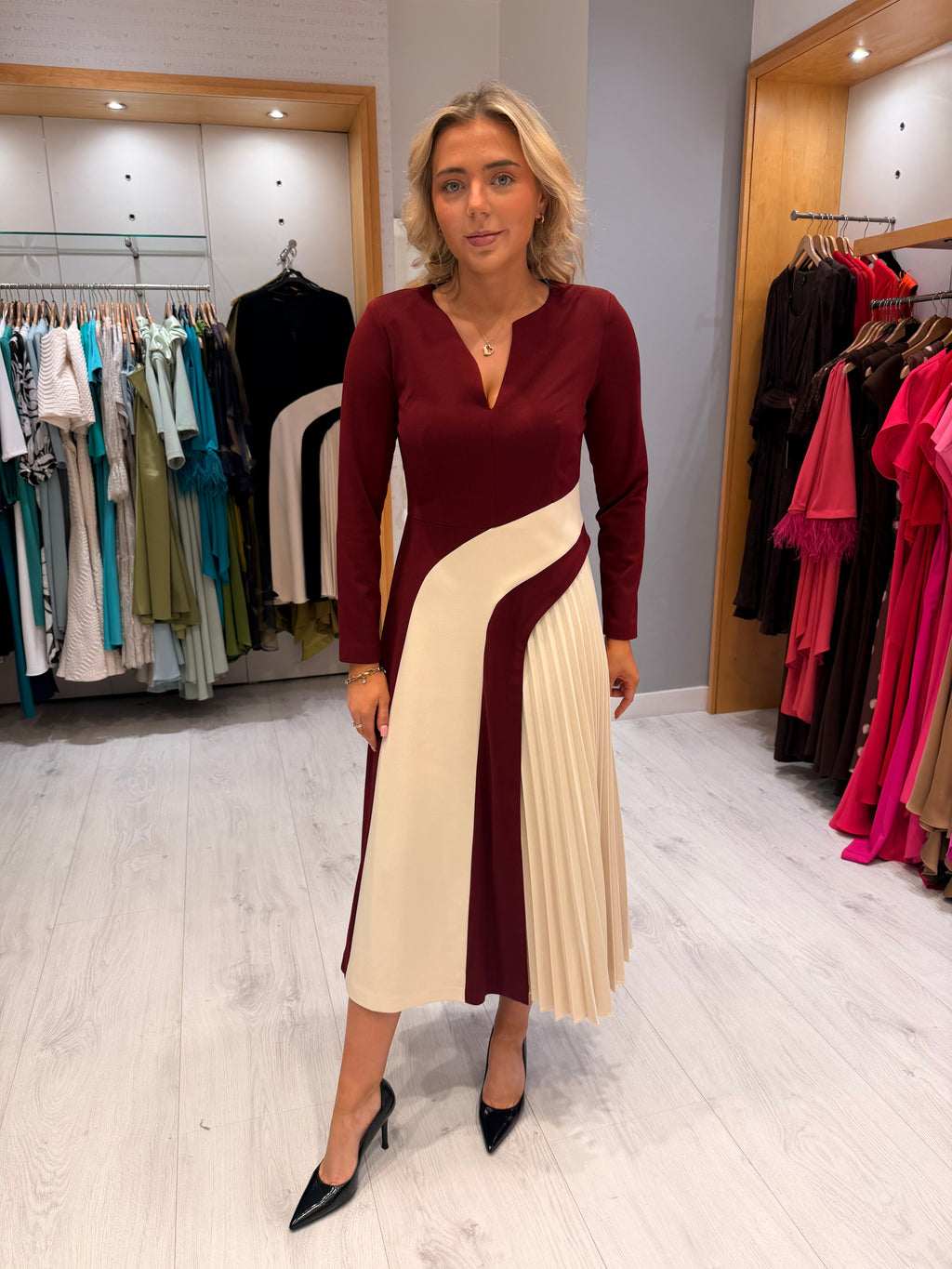 Arggido Burgundy Pleated Dress