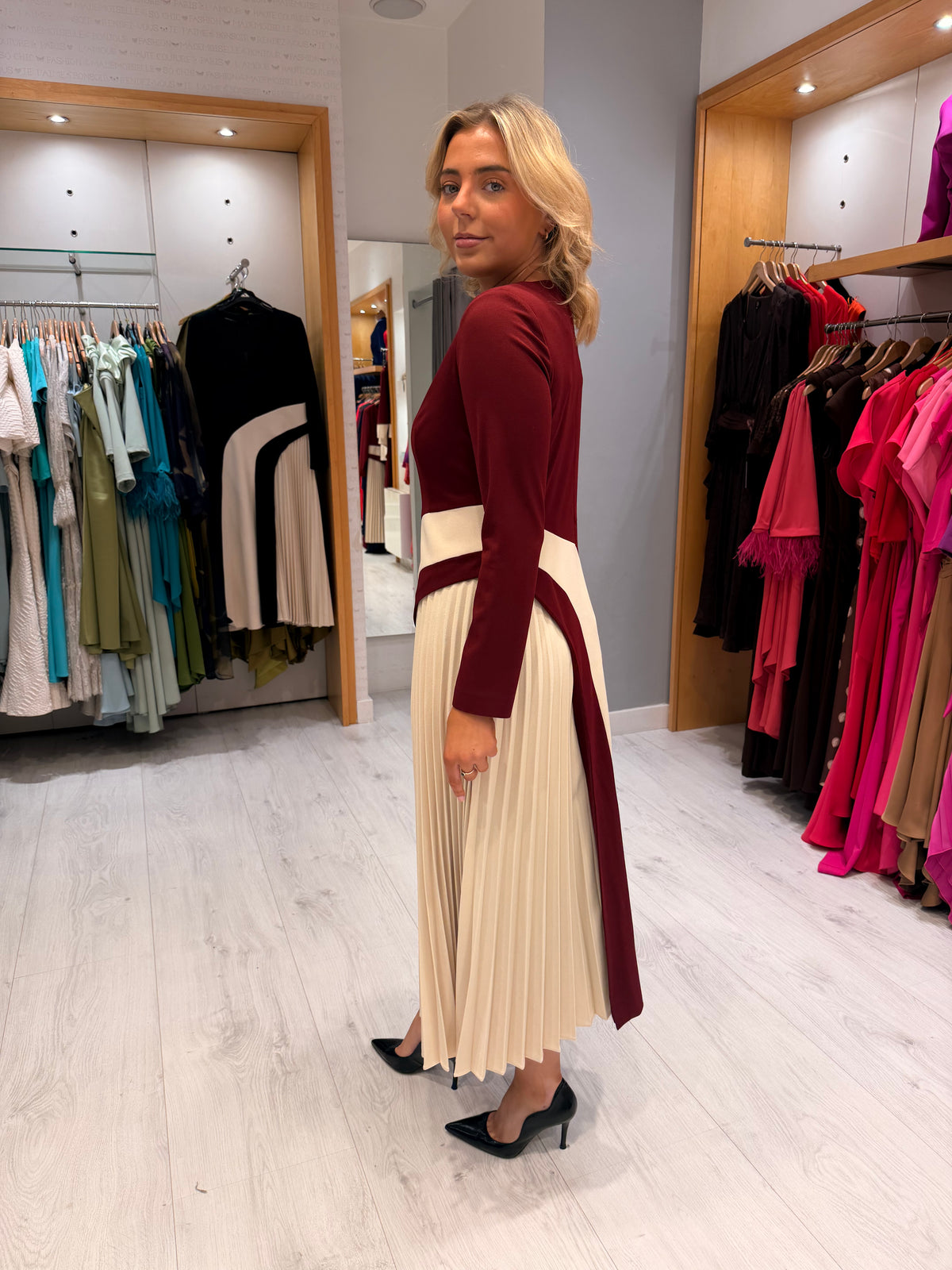 Arggido Burgundy Pleated Dress
