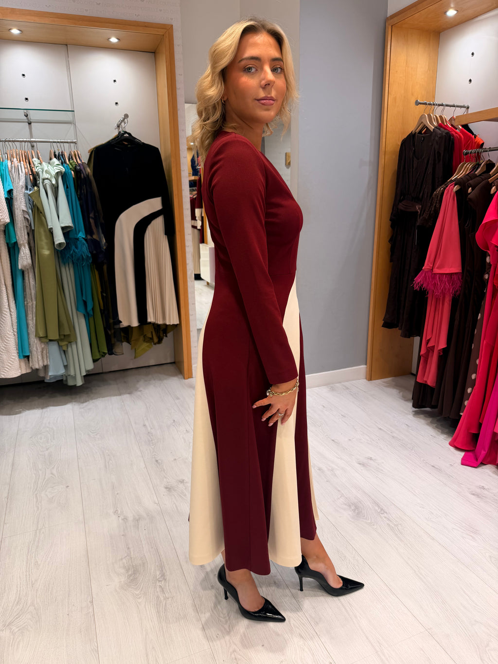 Arggido Burgundy Pleated Dress