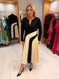 Arggido Black Pleated Dress