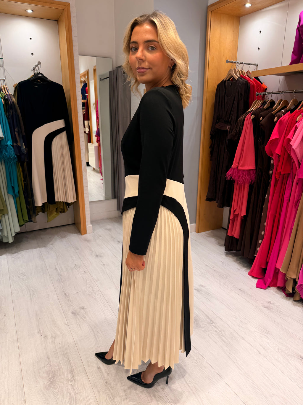 Arggido Black Pleated Dress
