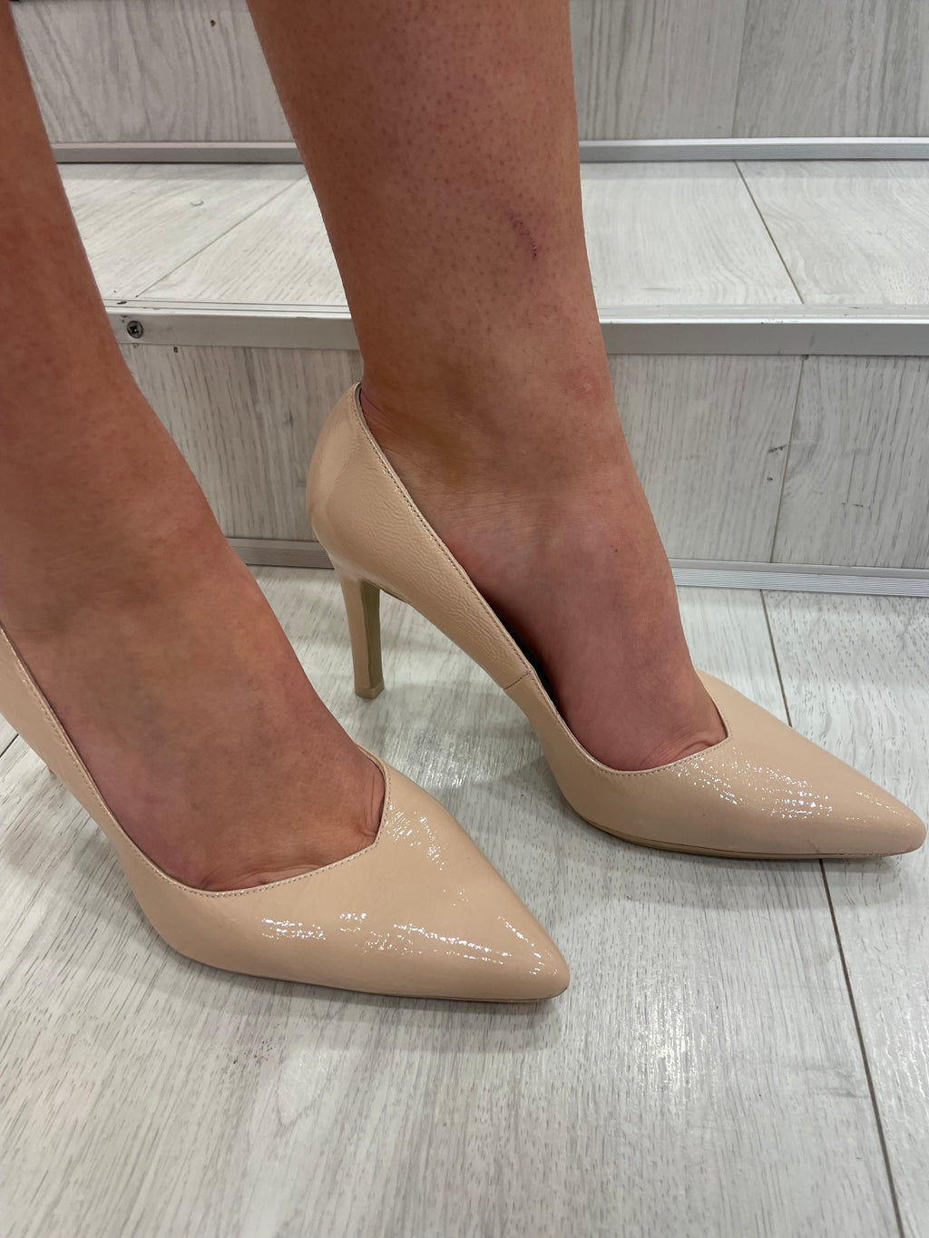 Lodi Rabot Nude Shine Heels