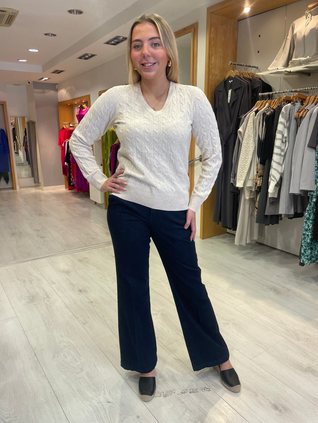 Hv Polo Celia Cream V-Neck Knit