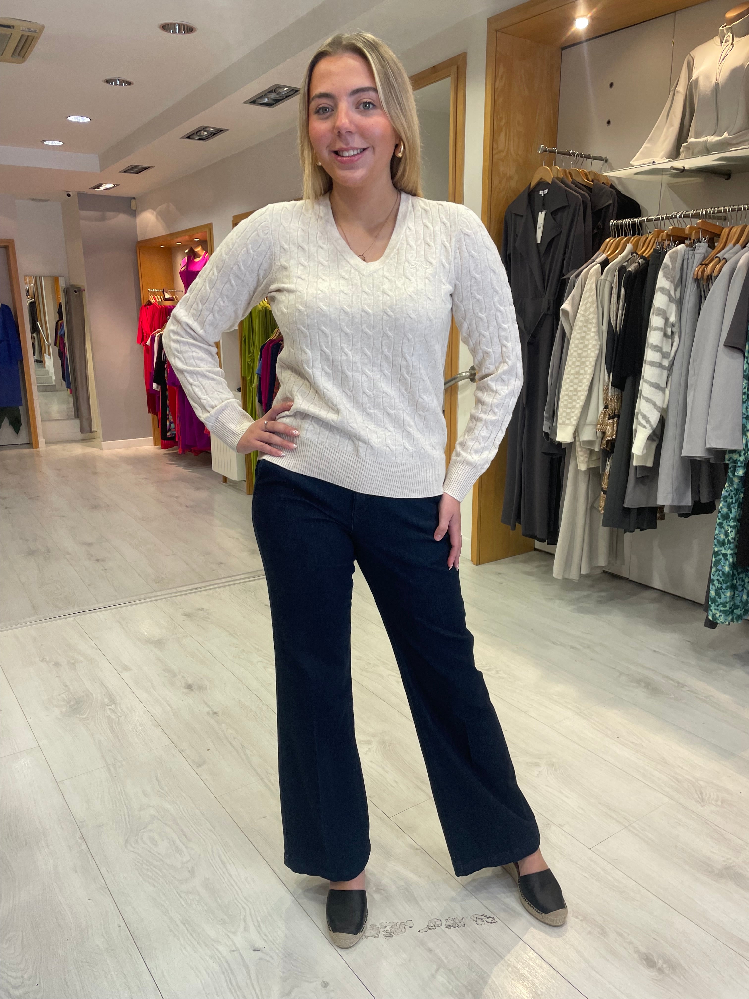 Hv Polo Celia Cream V-Neck Knit