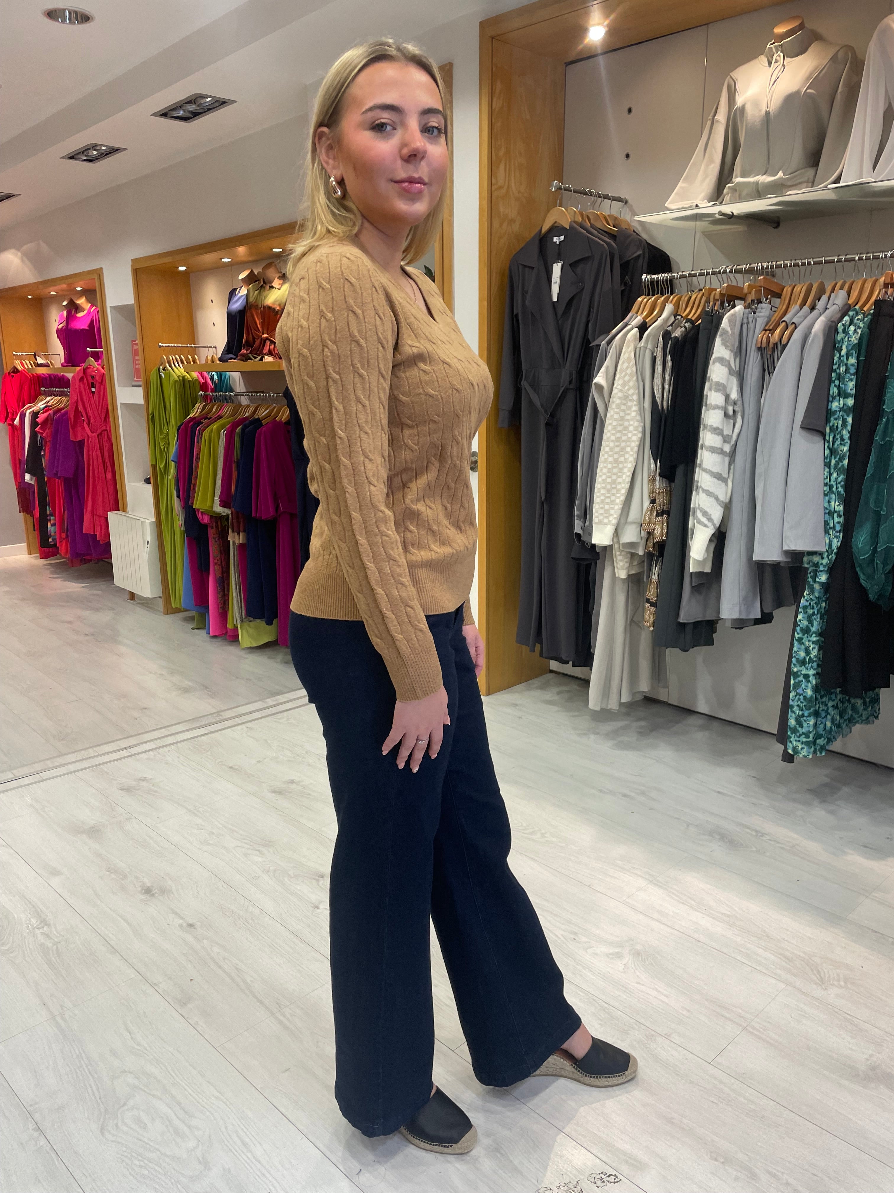 Hv Polo Celia Sand V-Neck Knit