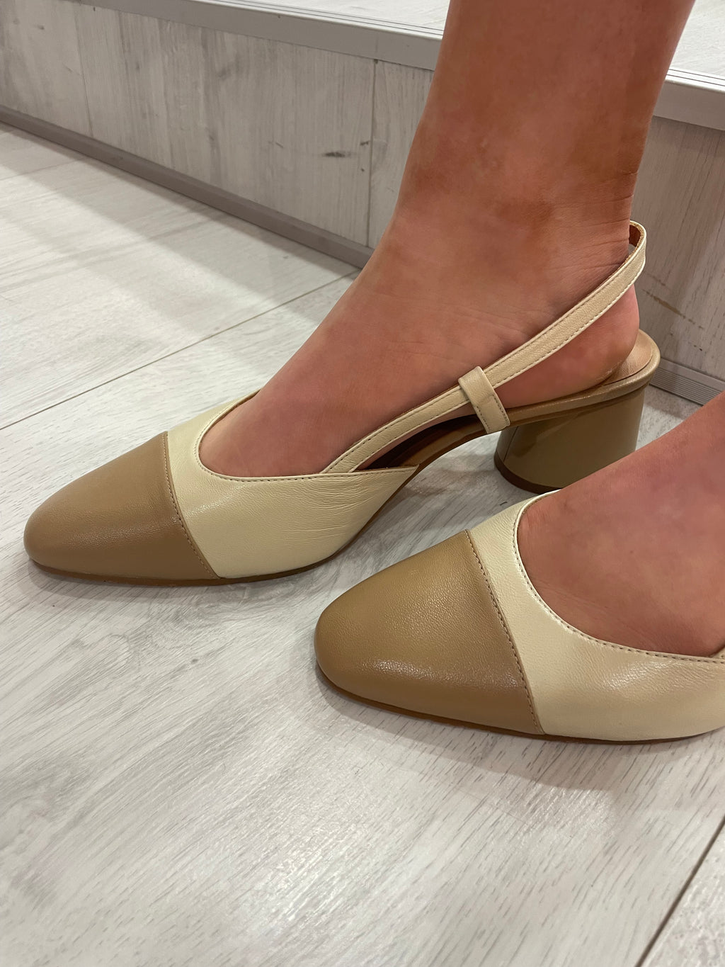 Lodi Beige and White Pump