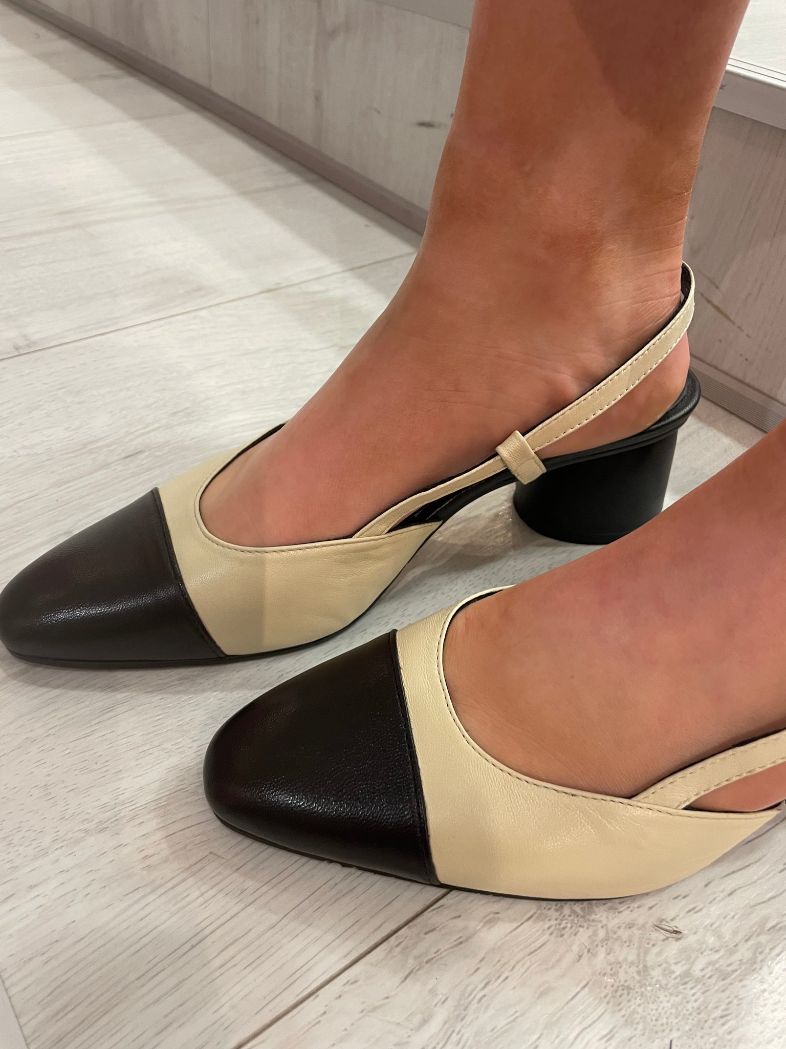 Lodi Black and White Pump