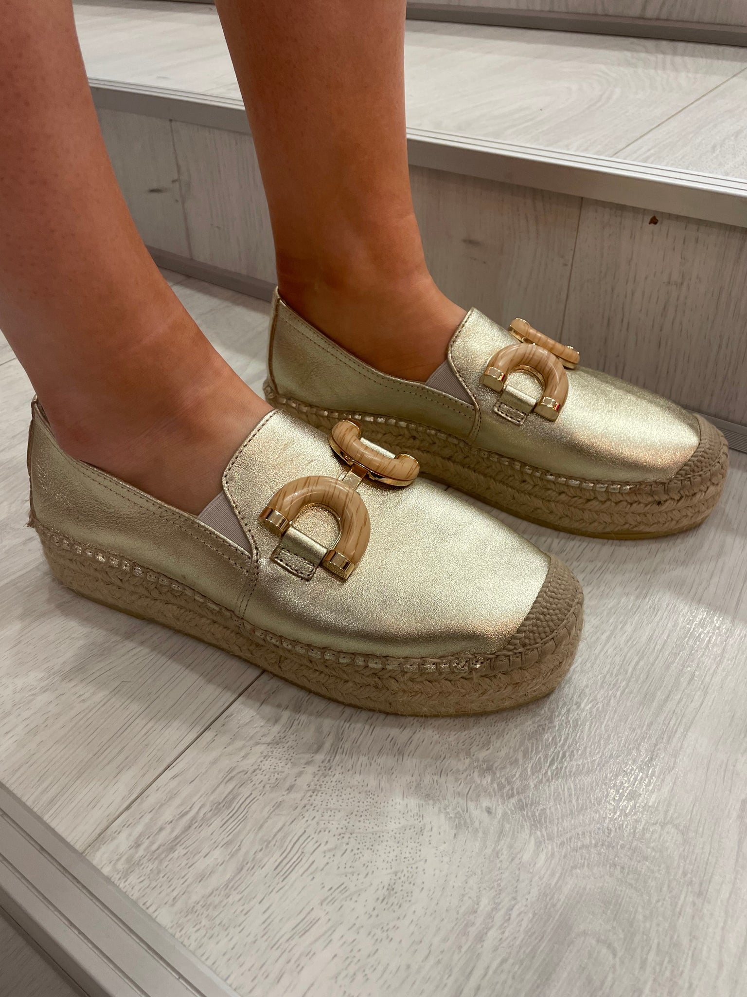 Viguera Gold Espadrille
