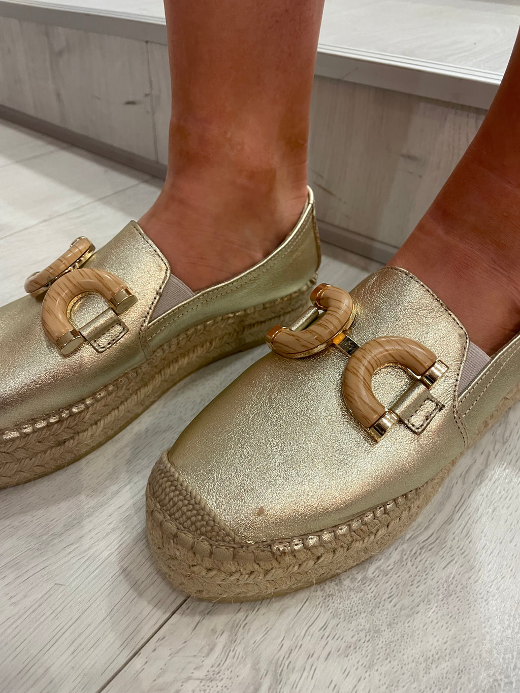 Viguera Gold Espadrille