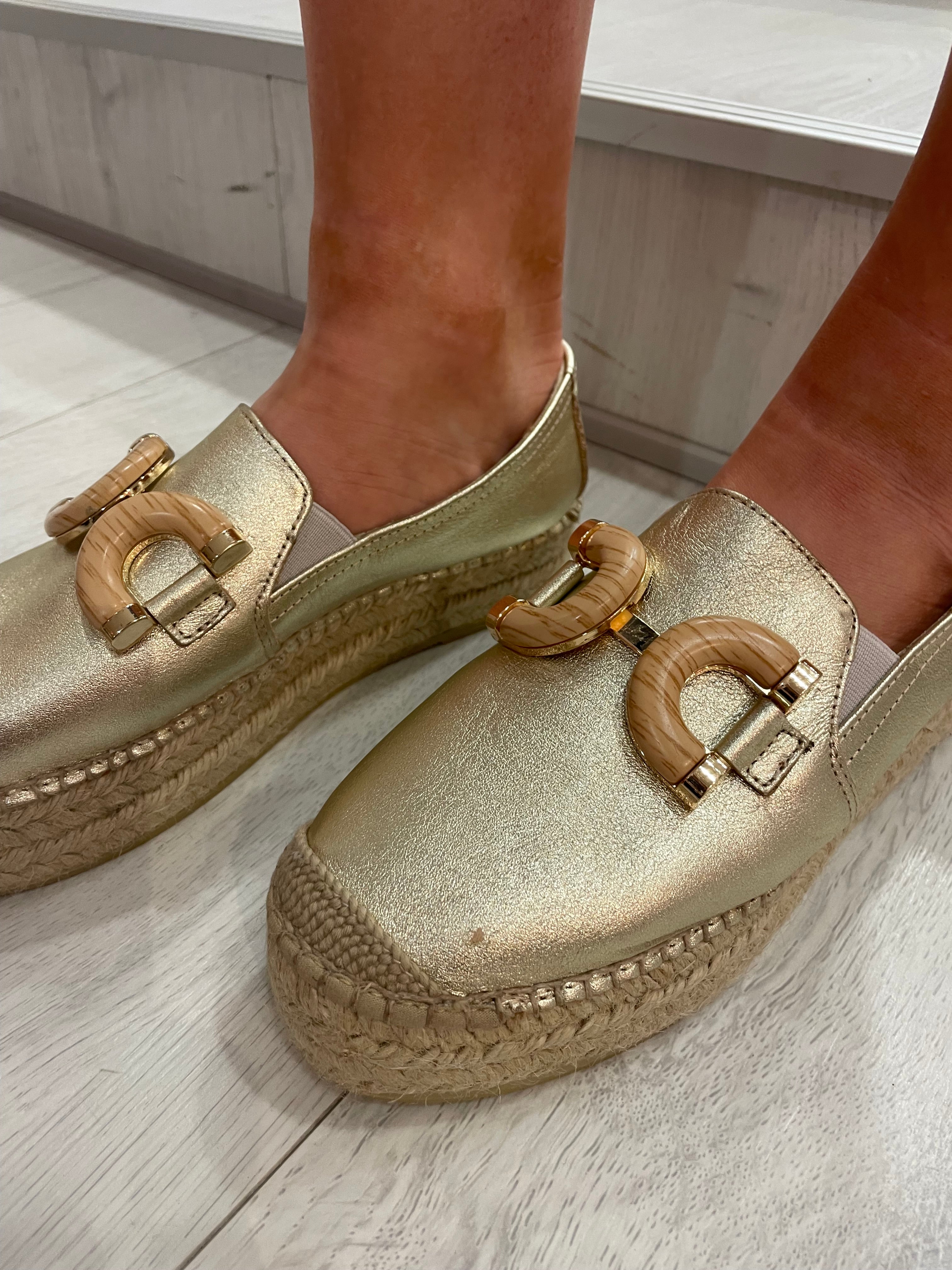 Viguera Gold Espadrille