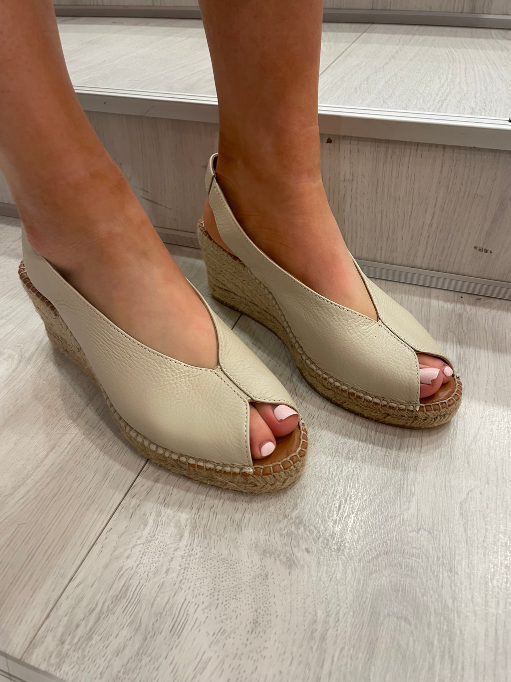 Viguera Cream Wedge