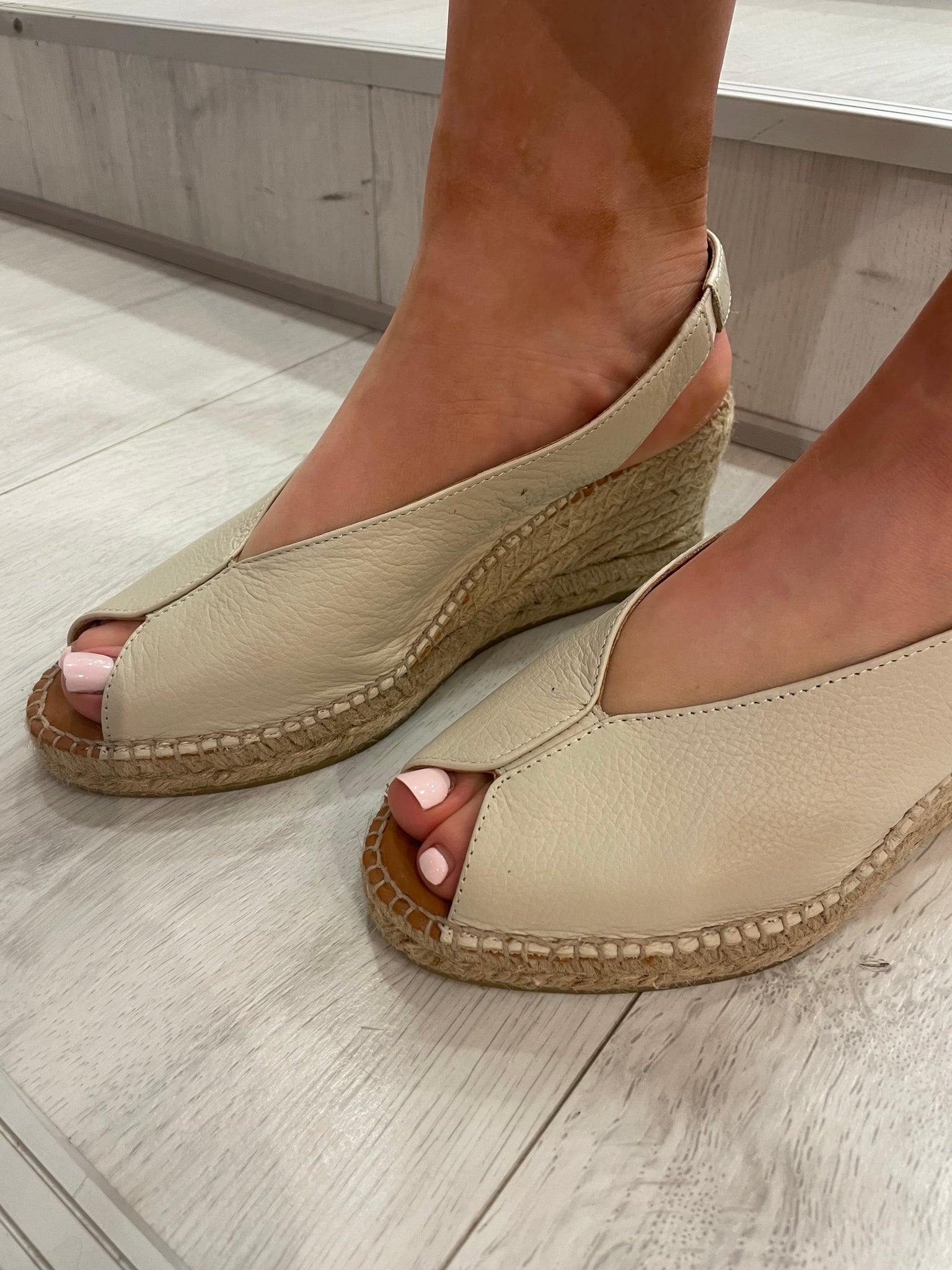 Viguera Cream Wedge