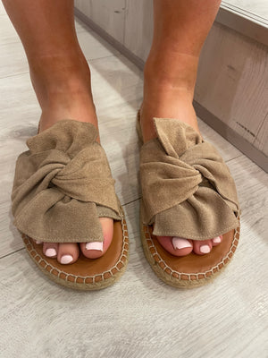Viguera Beige Suede Slider