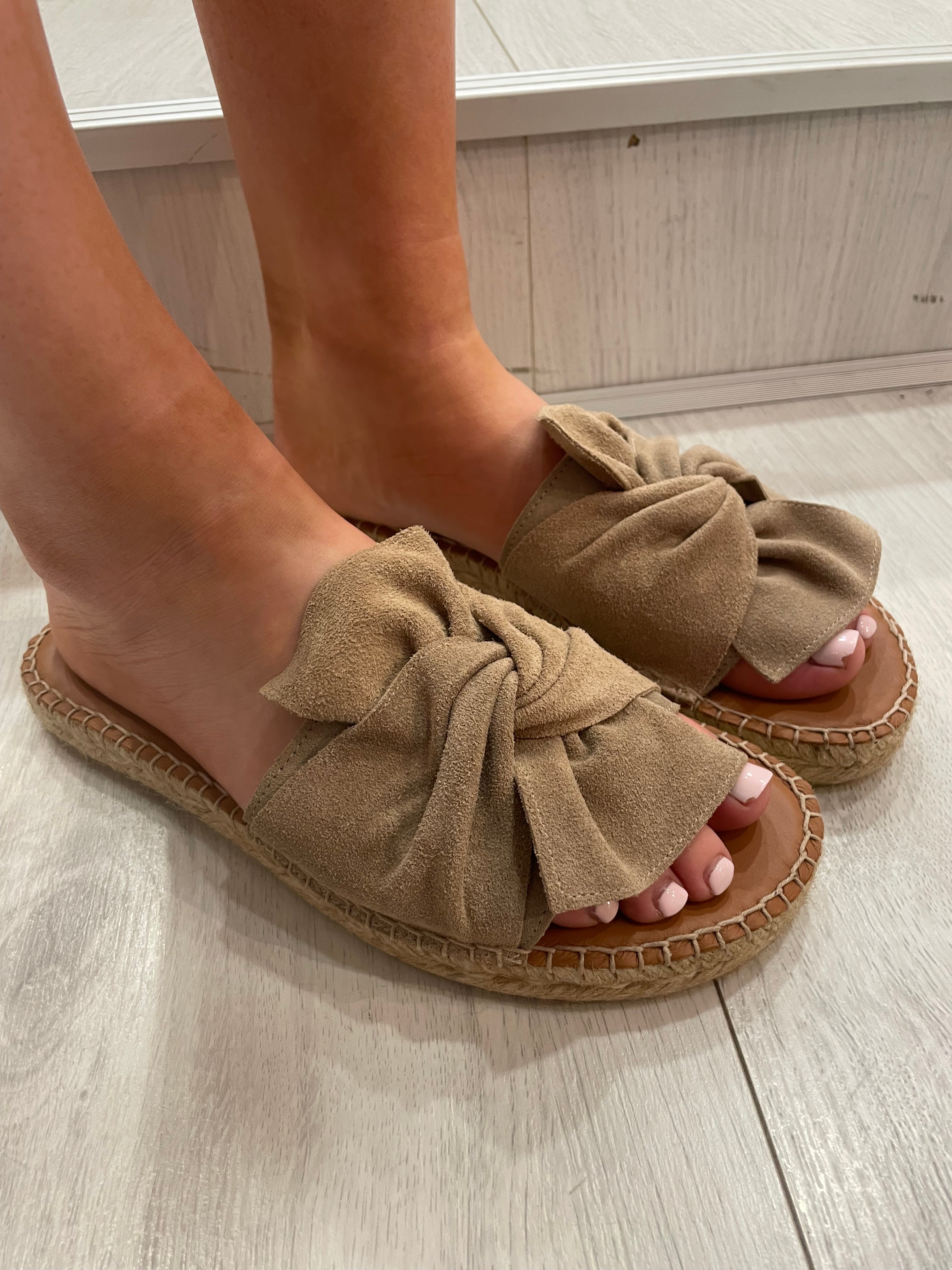 Viguera Desert Suede Slider